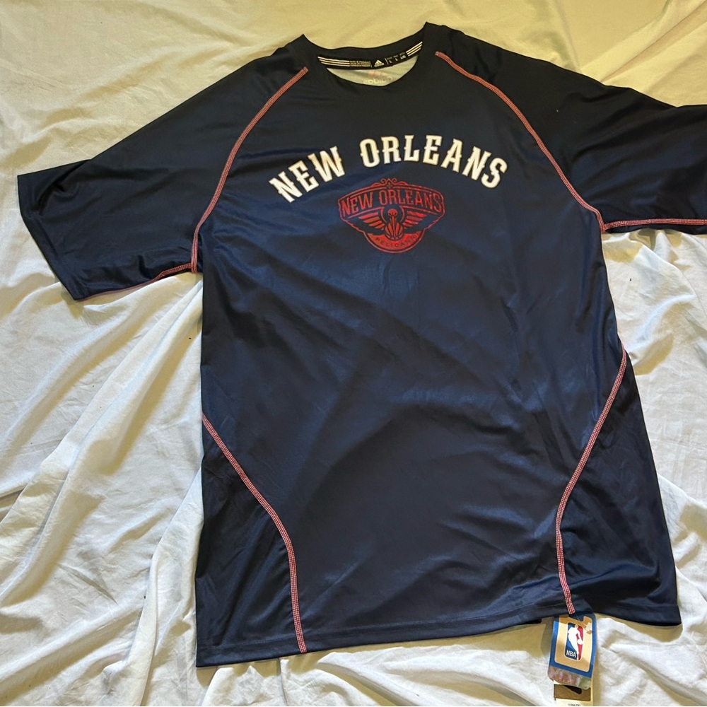 Adidas New Orleans t-shirt NWT size L